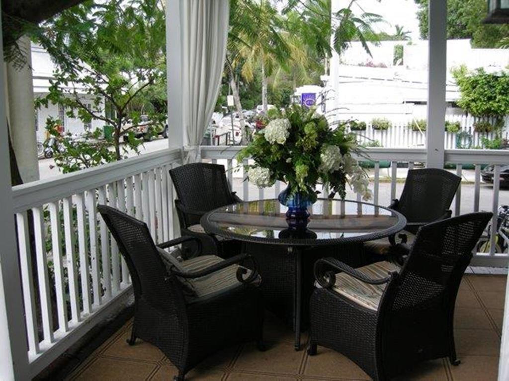 Frances Street Bottle Inn Key West Zewnętrze zdjęcie